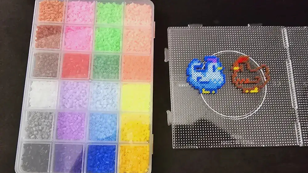 CAJA CON BEADS 2.5MM X 24 COLORES Y MAS · Play! Board Game Store